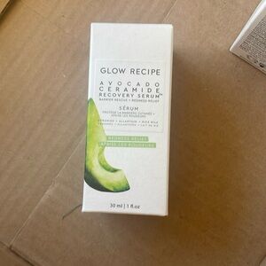 Glow Recipe
Avocado Soothing Skin Barrier Serum with Ceramides